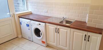 Фото номера Дом с 3 спальнями Дома для отпуска 3 Bedroom newly furnished cork city г. Корк 13