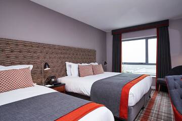Фото номера Трехместный номер Отель The Montenotte Hotel г. Корк 9