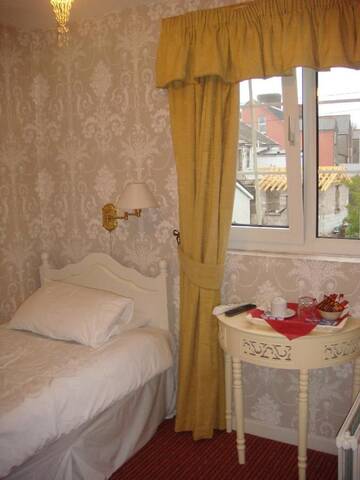 Фото номера Одноместный номер Отели типа «постель и завтрак» Shandon Bells Guest House г. Корк 2