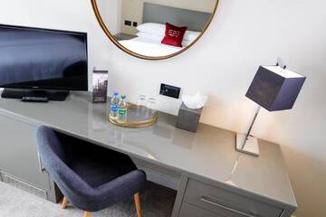 Фото номера Двухместный номер с 1 кроватью Отель The Metropole Hotel Cork г. Корк 10