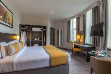 Фото номера Представительский номер с кроватью размера «king-size» Отель Maldron Hotel Shandon Cork City г. Корк 5