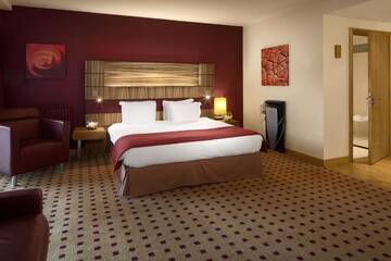 Фото номера Стандартный номер Отель Radisson BLU Hotel &amp; Spa, Little Island Cork г. Корк 3